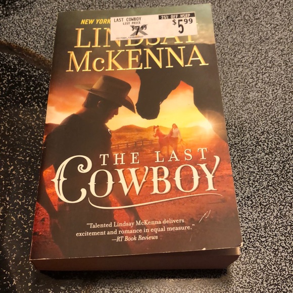 Books - Picture 4 of 8